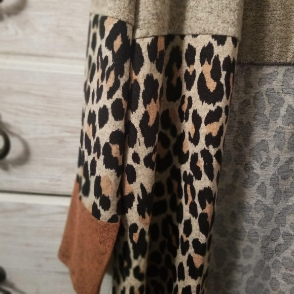 🎈Last1️⃣Animal Print Long Cardigan Color Block - Picture 5 of 5